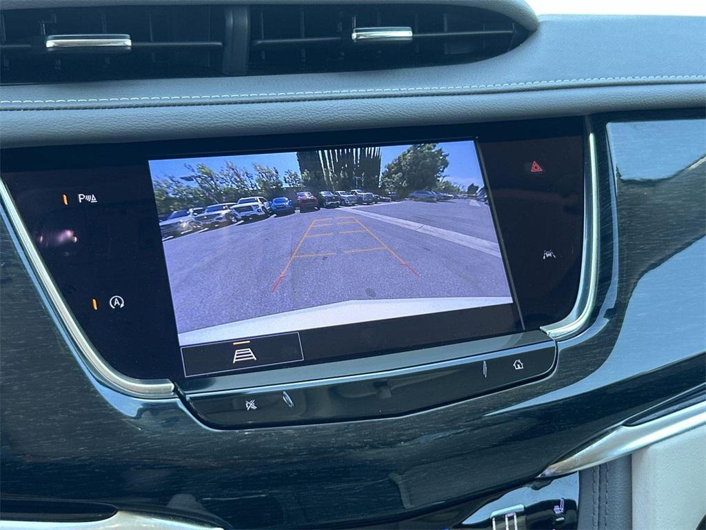 used 2023 Cadillac XT6 car, priced at $37,987