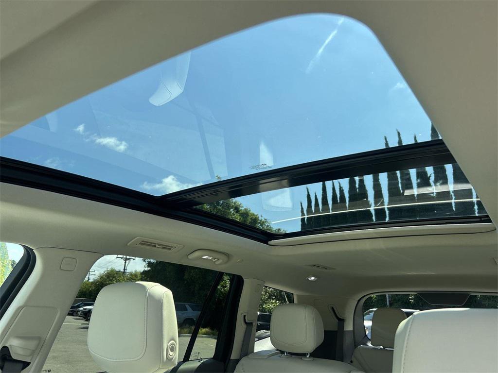 used 2023 Cadillac XT6 car, priced at $37,987