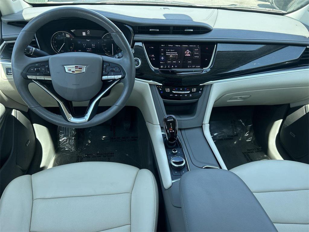 used 2023 Cadillac XT6 car, priced at $37,987
