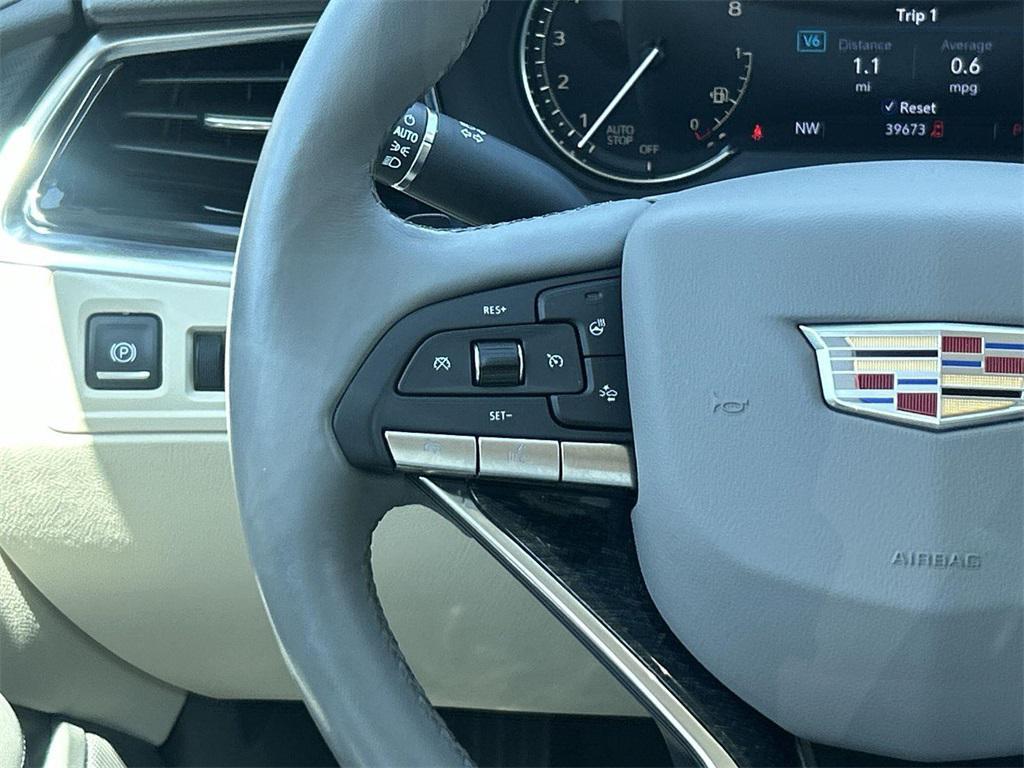 used 2023 Cadillac XT6 car, priced at $37,987