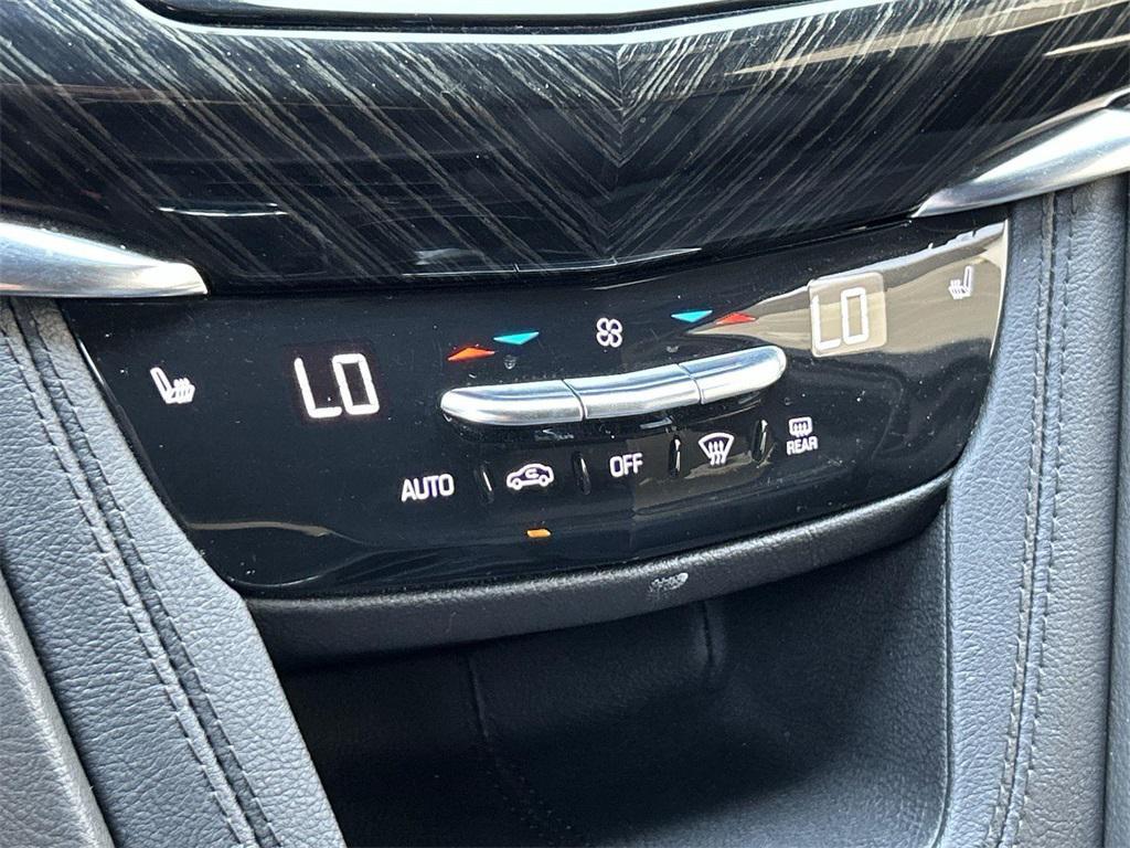 used 2022 Cadillac XT6 car, priced at $36,298