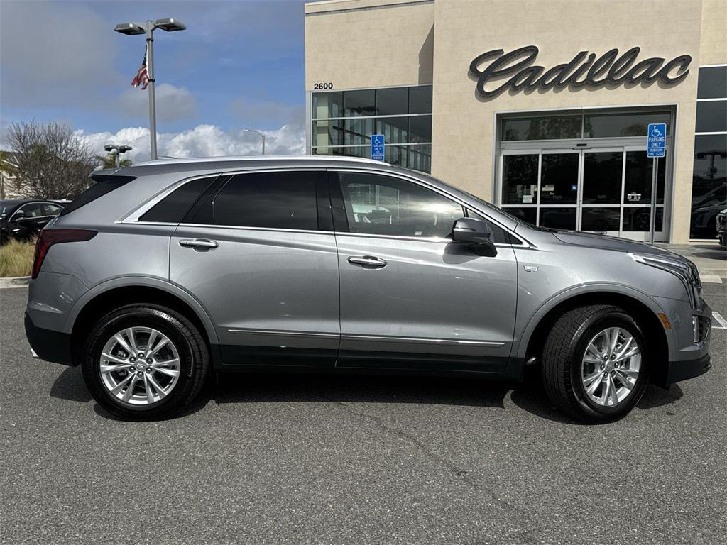 new 2025 Cadillac XT5 car, priced at $45,190