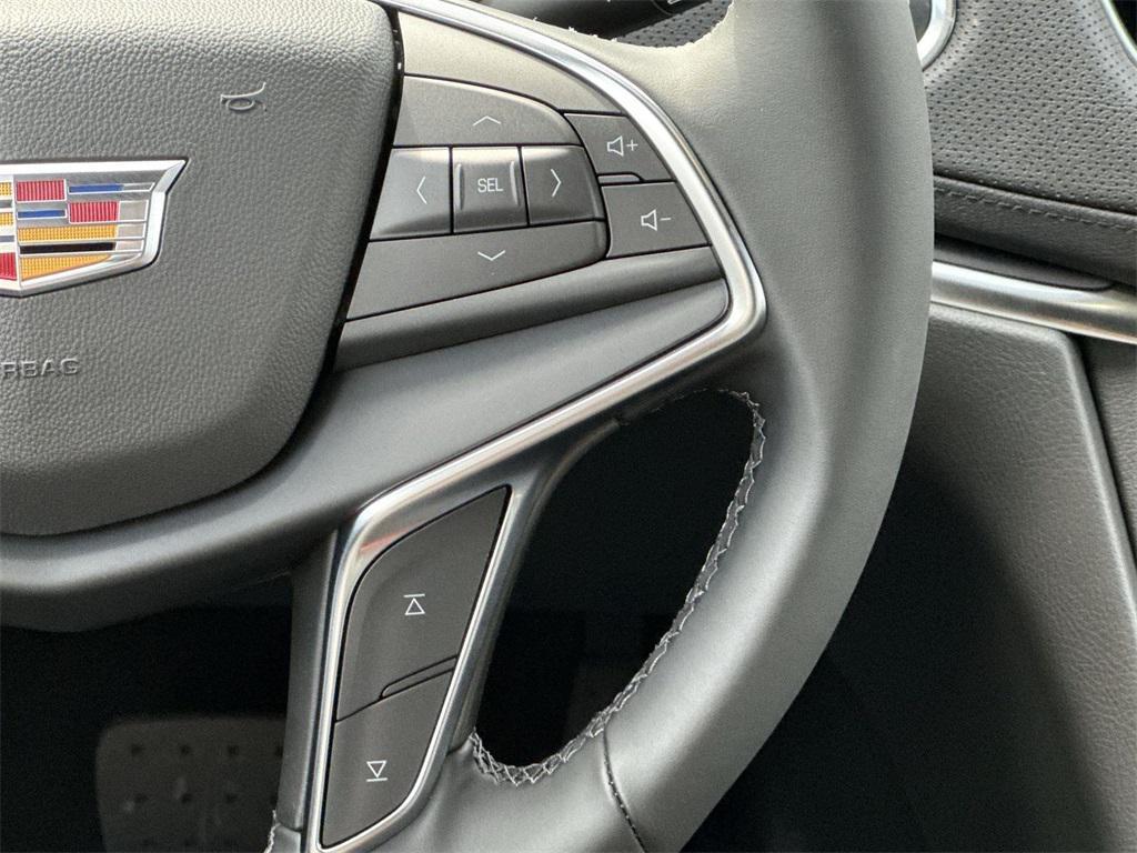 new 2025 Cadillac XT5 car, priced at $45,190