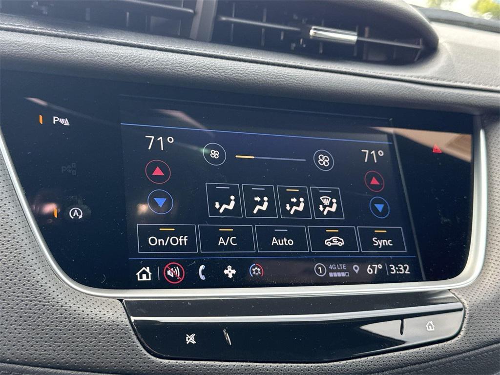 new 2025 Cadillac XT5 car, priced at $45,190