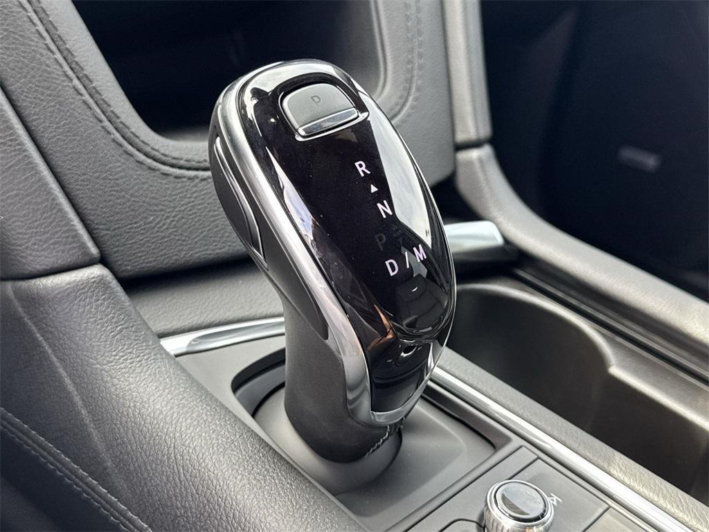 new 2025 Cadillac XT5 car, priced at $45,190