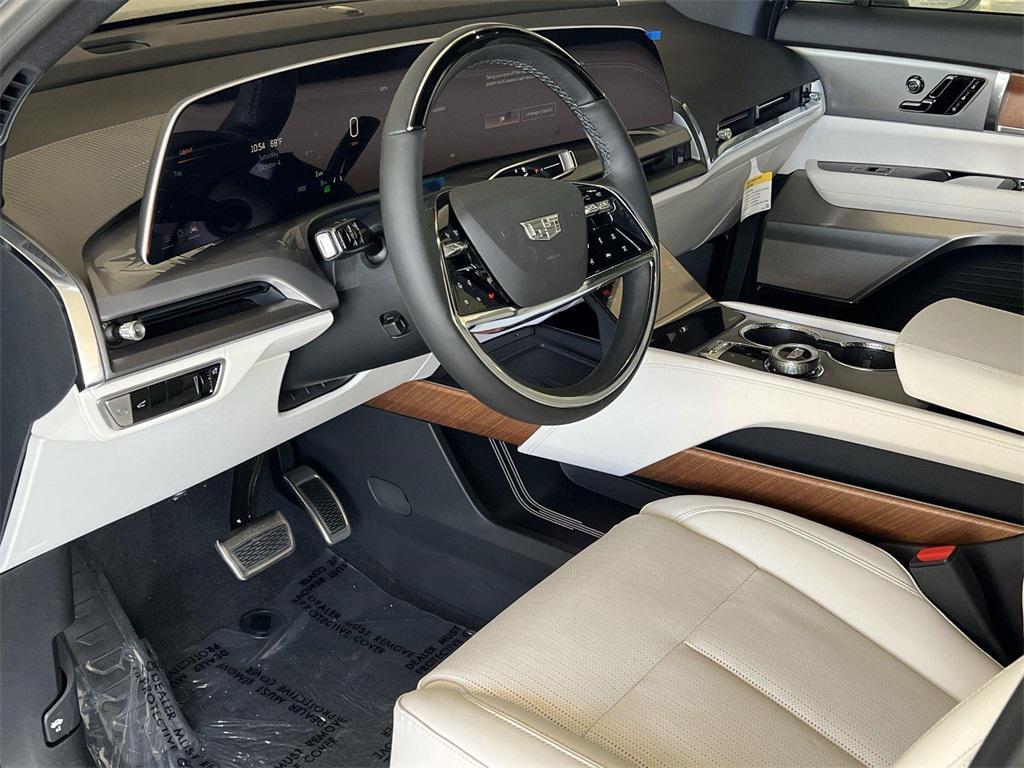 new 2026 Cadillac VISTIQ car, priced at $80,390