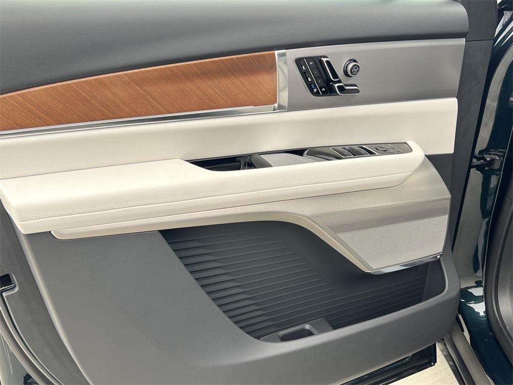 new 2026 Cadillac VISTIQ car, priced at $80,515