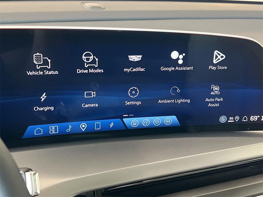 new 2026 Cadillac VISTIQ car, priced at $80,390