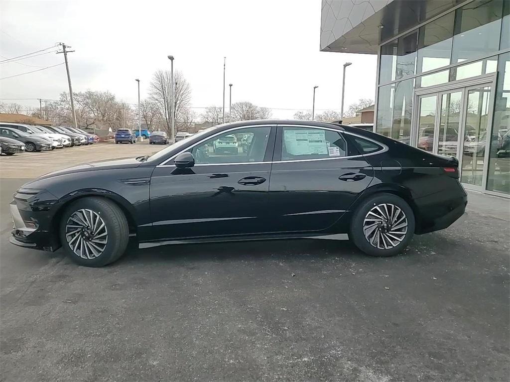 new 2025 Hyundai Sonata Hybrid car, priced at $38,481