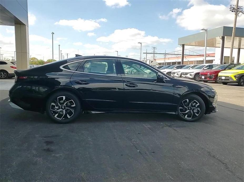 new 2025 Hyundai Sonata car, priced at $30,016