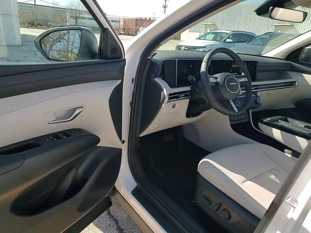 new 2025 Hyundai TUCSON Hybrid car, priced at $37,041