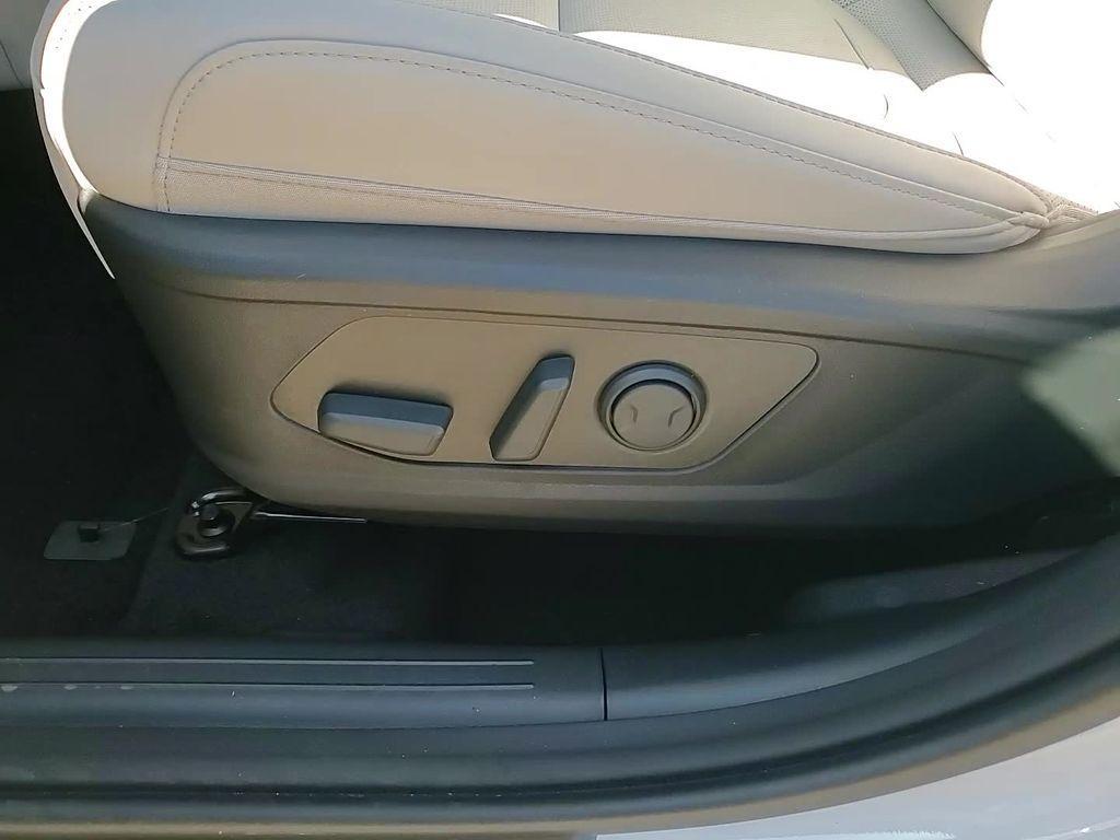 new 2025 Hyundai TUCSON Hybrid car, priced at $37,041