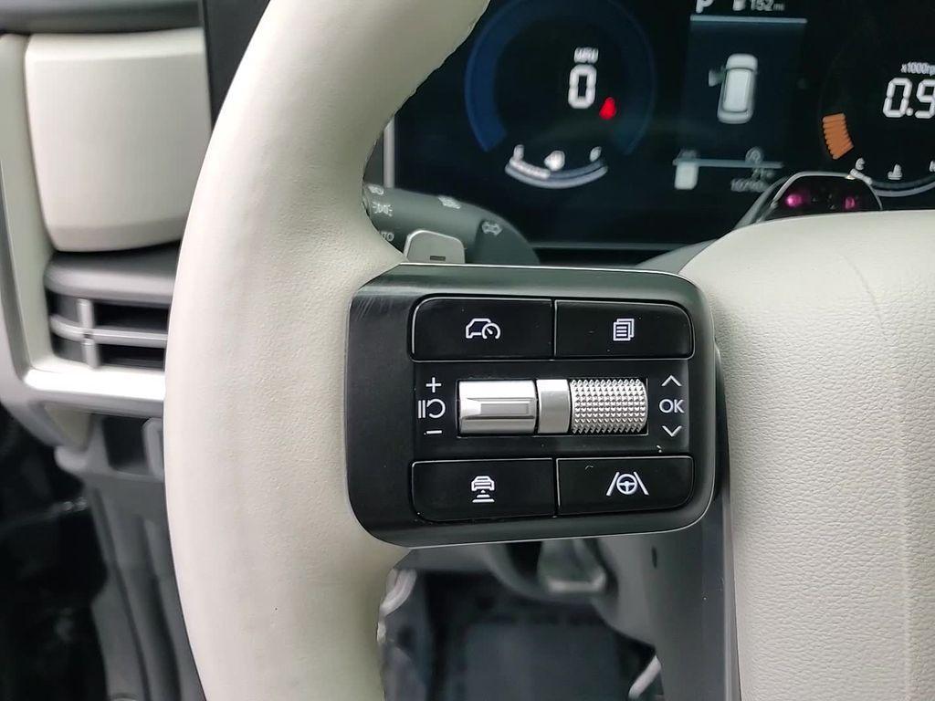 used 2024 Hyundai Santa Fe car, priced at $32,500