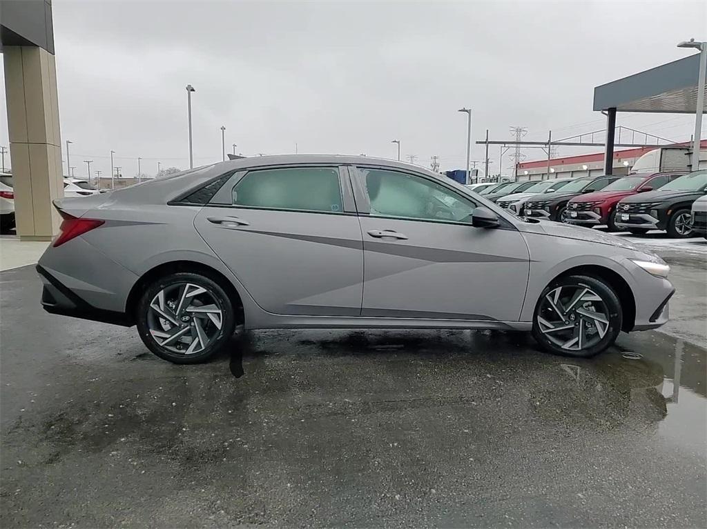 new 2025 Hyundai Elantra HEV car, priced at $28,284