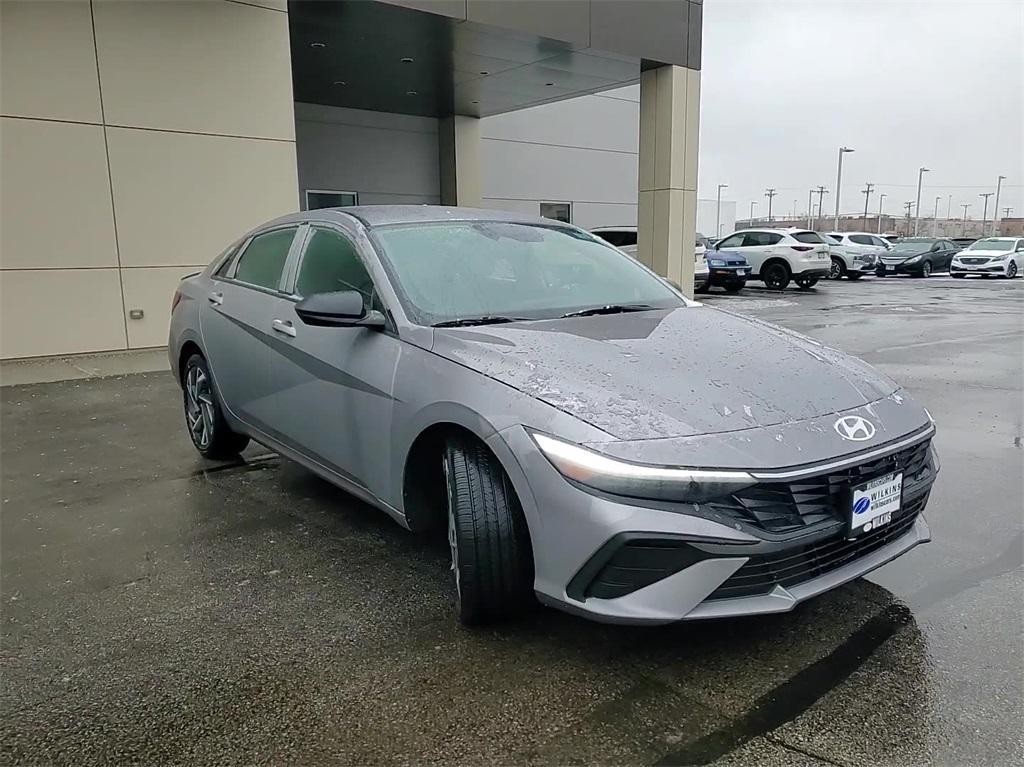 new 2025 Hyundai Elantra HEV car, priced at $28,284