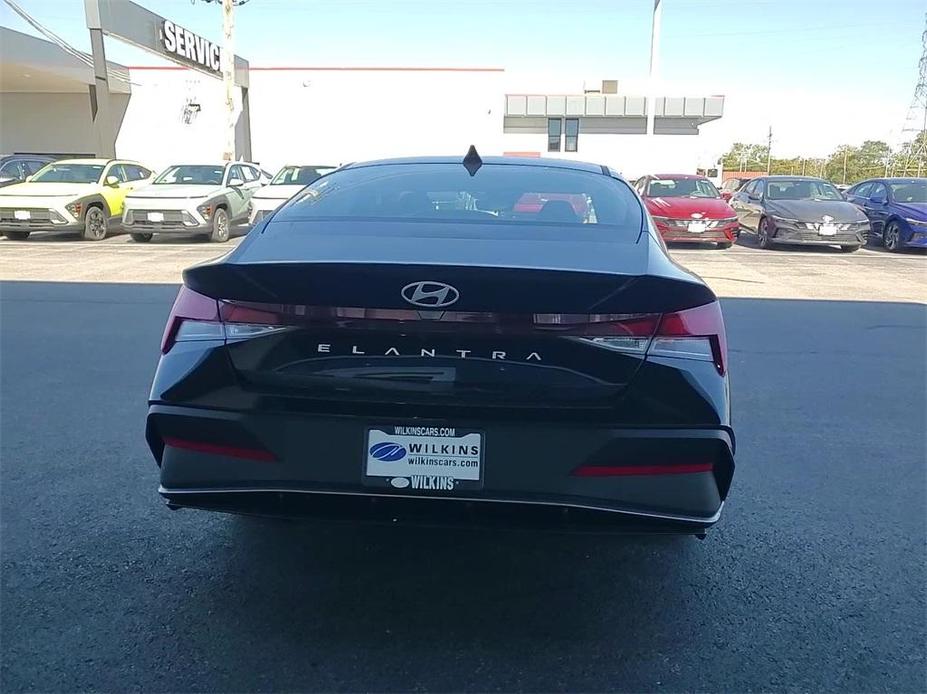 new 2025 Hyundai Elantra car, priced at $23,273