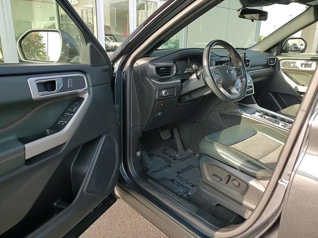 used 2022 Ford Explorer car, priced at $33,900