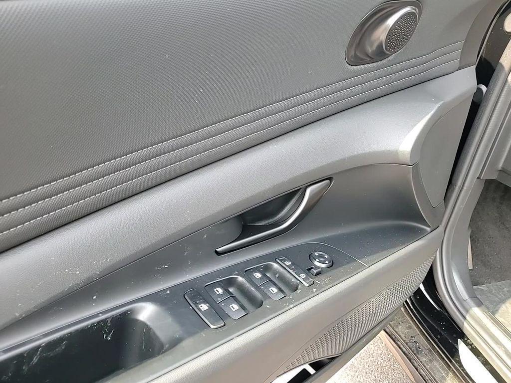 new 2025 Hyundai ELANTRA HEV car, priced at $28,715