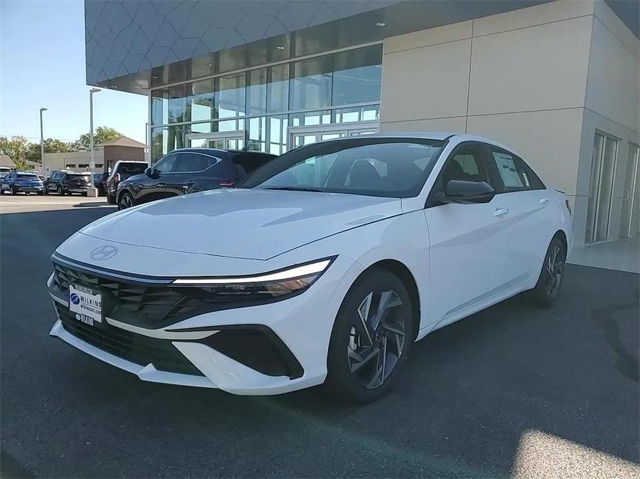 new 2025 Hyundai Elantra car, priced at $22,816