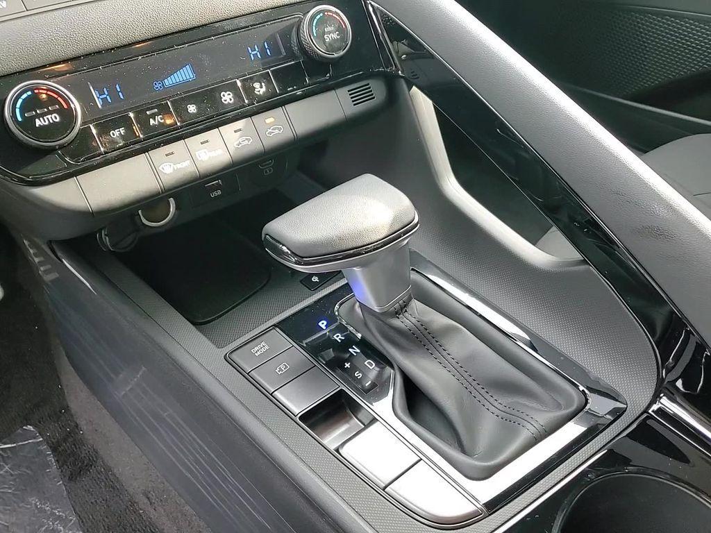 new 2025 Hyundai ELANTRA HEV car, priced at $28,734