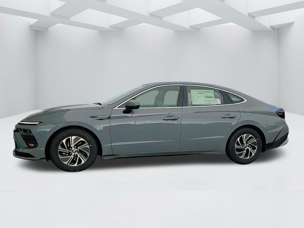 new 2026 Hyundai Sonata Hybrid car, priced at $29,850