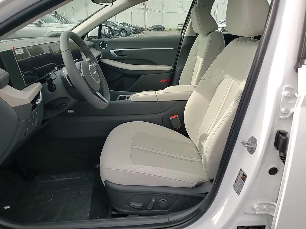 new 2025 Hyundai Sonata Hybrid car, priced at $30,873