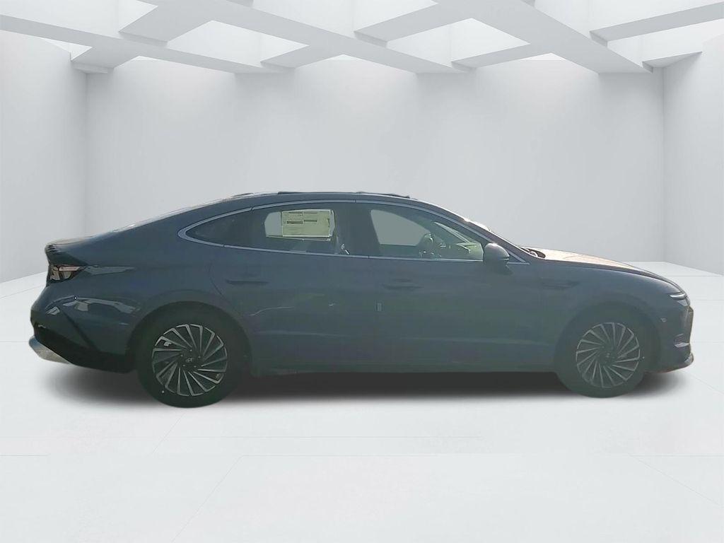 new 2026 Hyundai Sonata Hybrid car, priced at $38,725