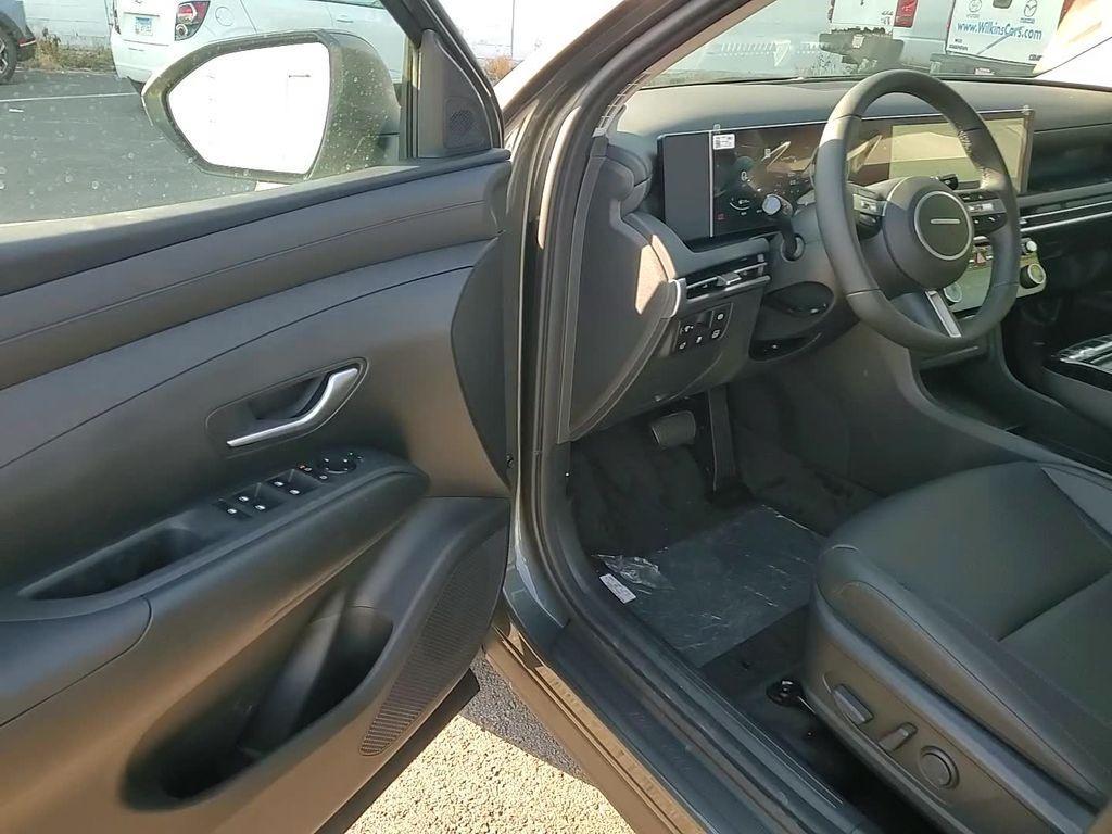 new 2025 Hyundai TUCSON Hybrid car, priced at $36,426