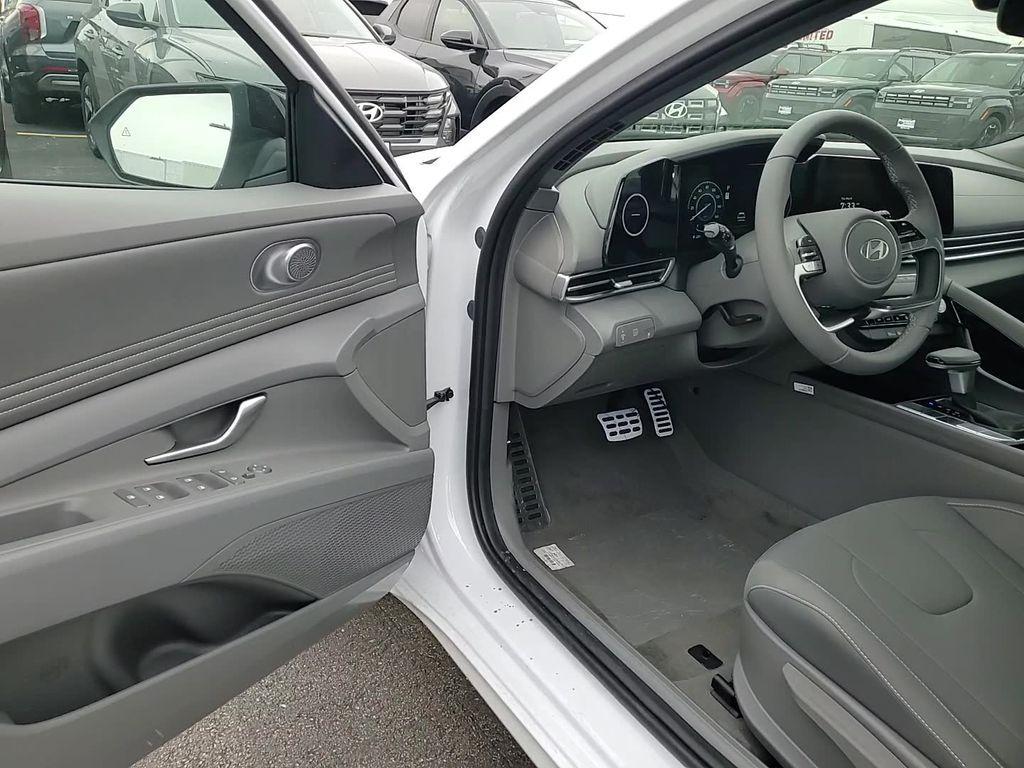 new 2025 Hyundai ELANTRA HEV car, priced at $29,304