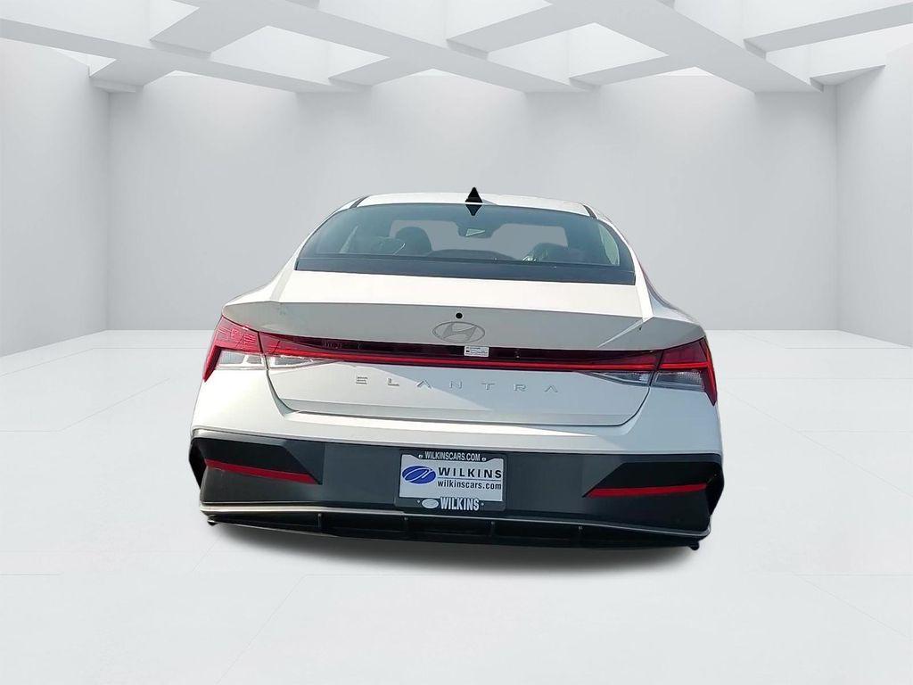new 2025 Hyundai Elantra car, priced at $26,118