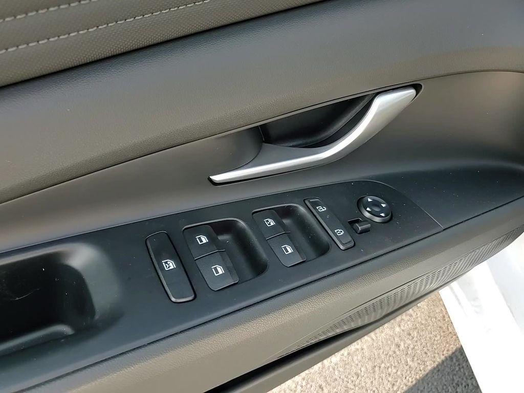 new 2025 Hyundai Elantra car, priced at $26,118