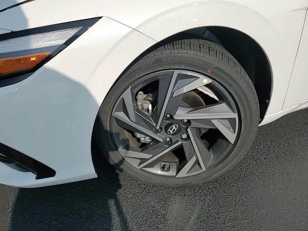 new 2025 Hyundai Elantra car, priced at $26,118