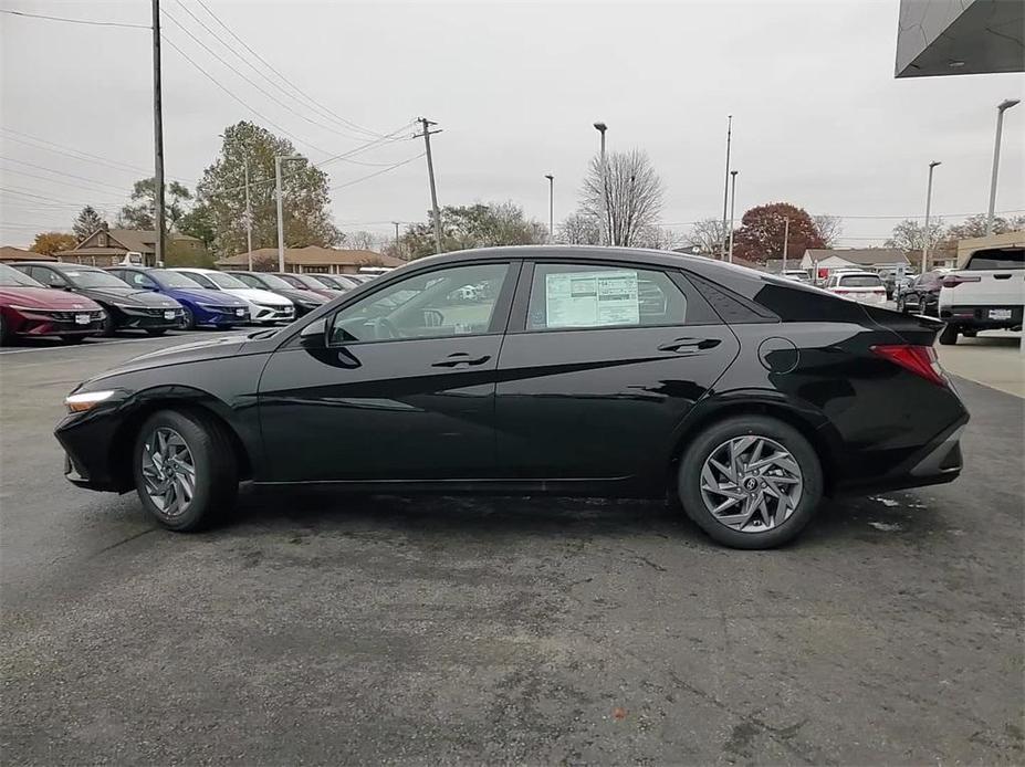 new 2025 Hyundai Elantra HEV car, priced at $26,311