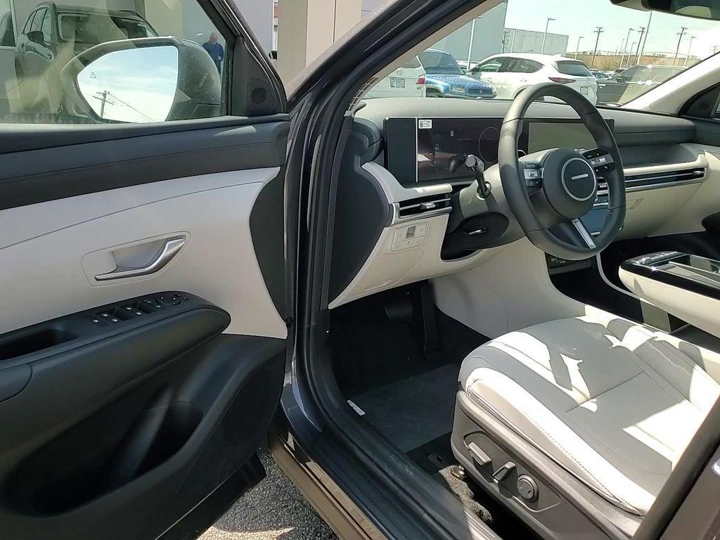 new 2025 Hyundai TUCSON Hybrid car, priced at $36,552