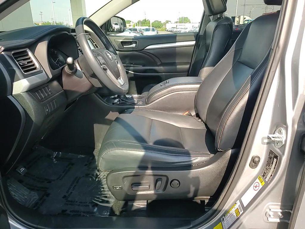 used 2016 Toyota Highlander car, priced at $20,700