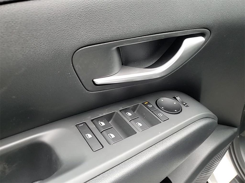 new 2025 Hyundai TUCSON Hybrid car, priced at $37,101