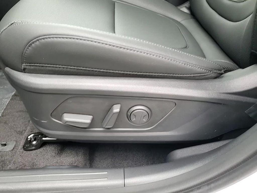 new 2025 Hyundai TUCSON Hybrid car, priced at $37,101