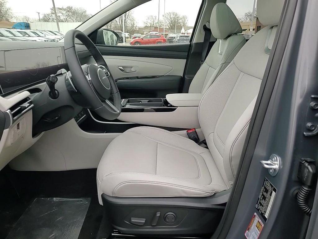 new 2025 Hyundai Tucson car, priced at $40,228