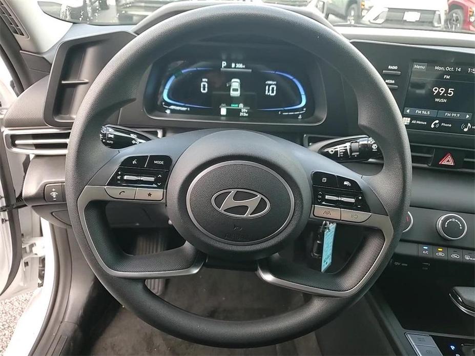 new 2025 Hyundai Elantra car, priced at $23,686