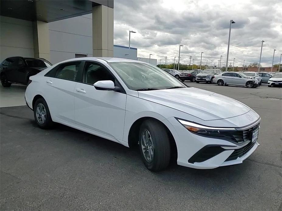 new 2025 Hyundai Elantra car, priced at $23,686