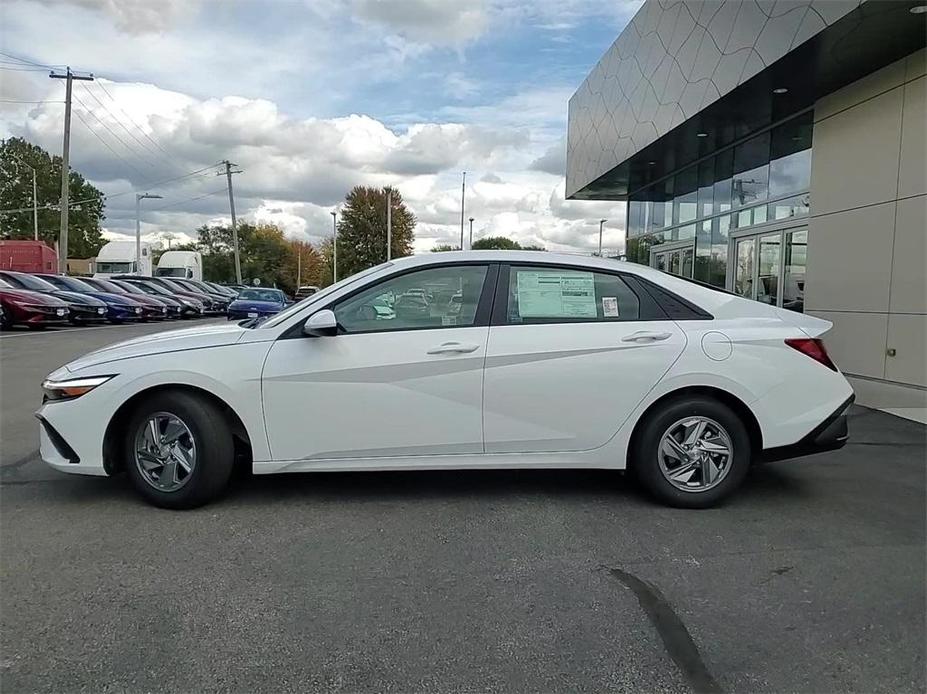 new 2025 Hyundai Elantra car, priced at $23,686