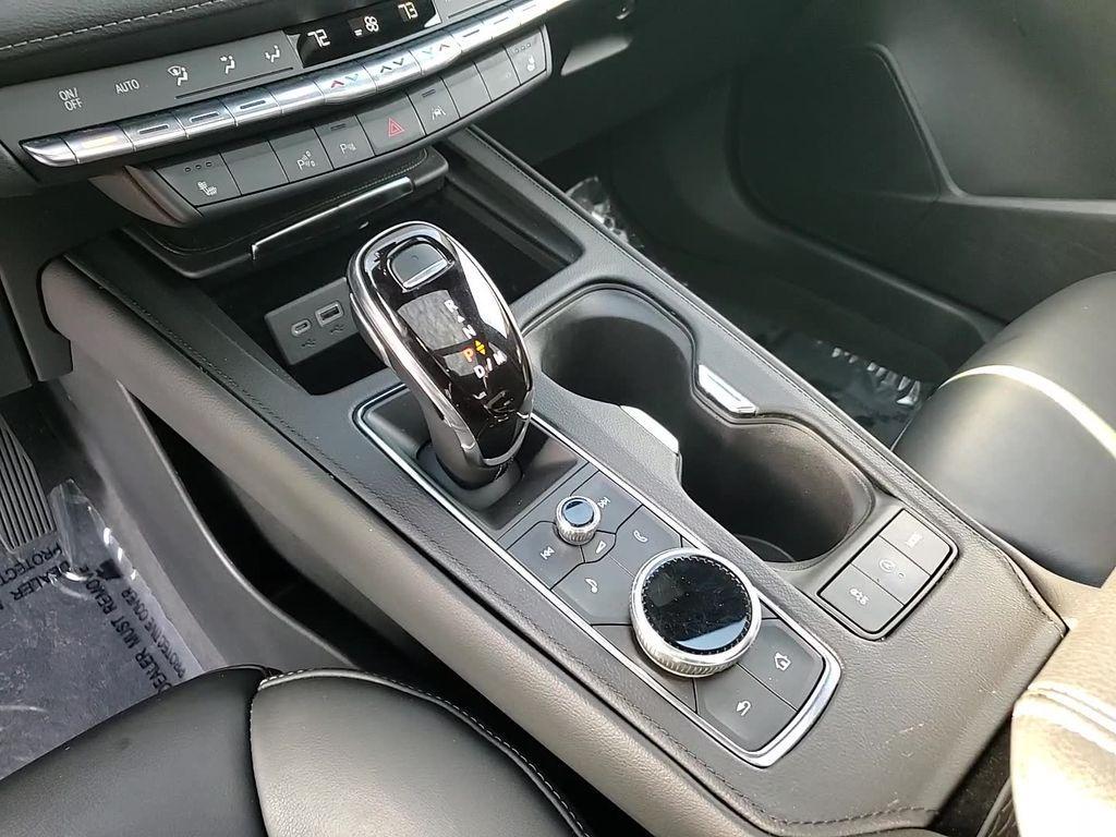 used 2022 Cadillac XT4 car, priced at $32,700
