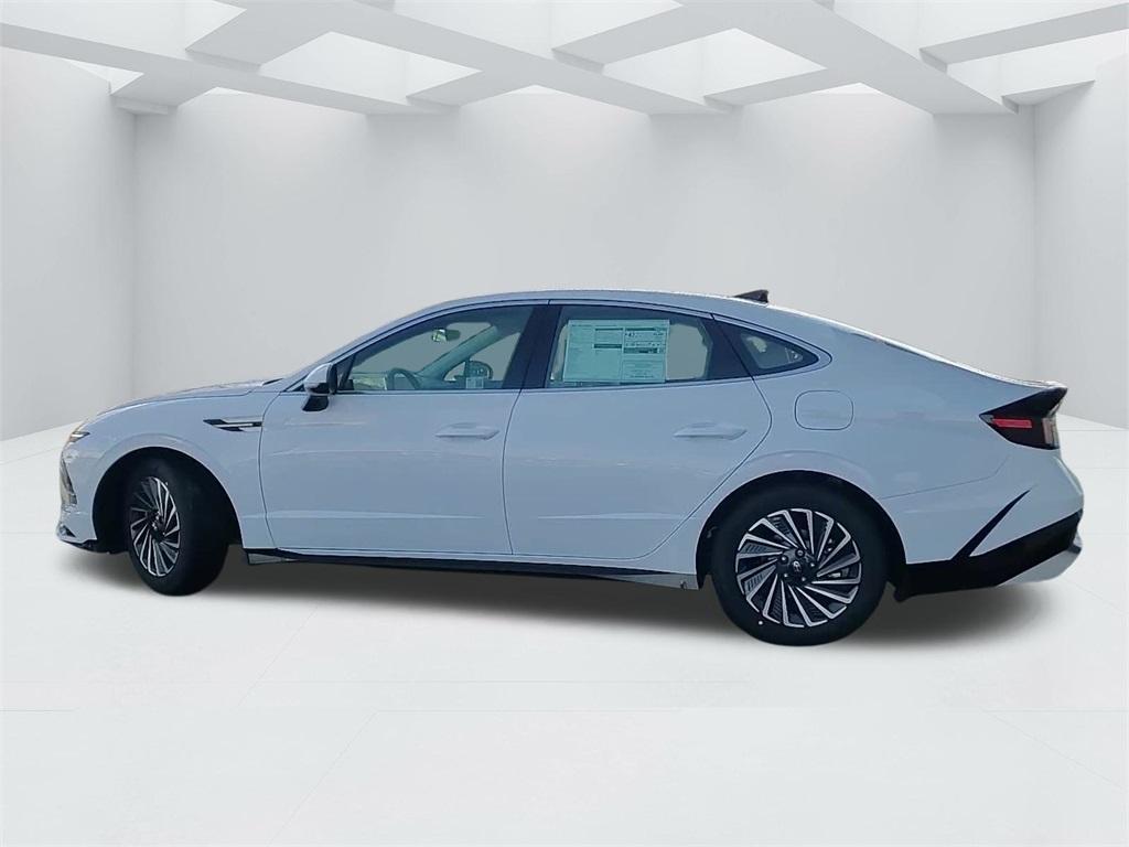 new 2025 Hyundai Sonata Hybrid car, priced at $32,152