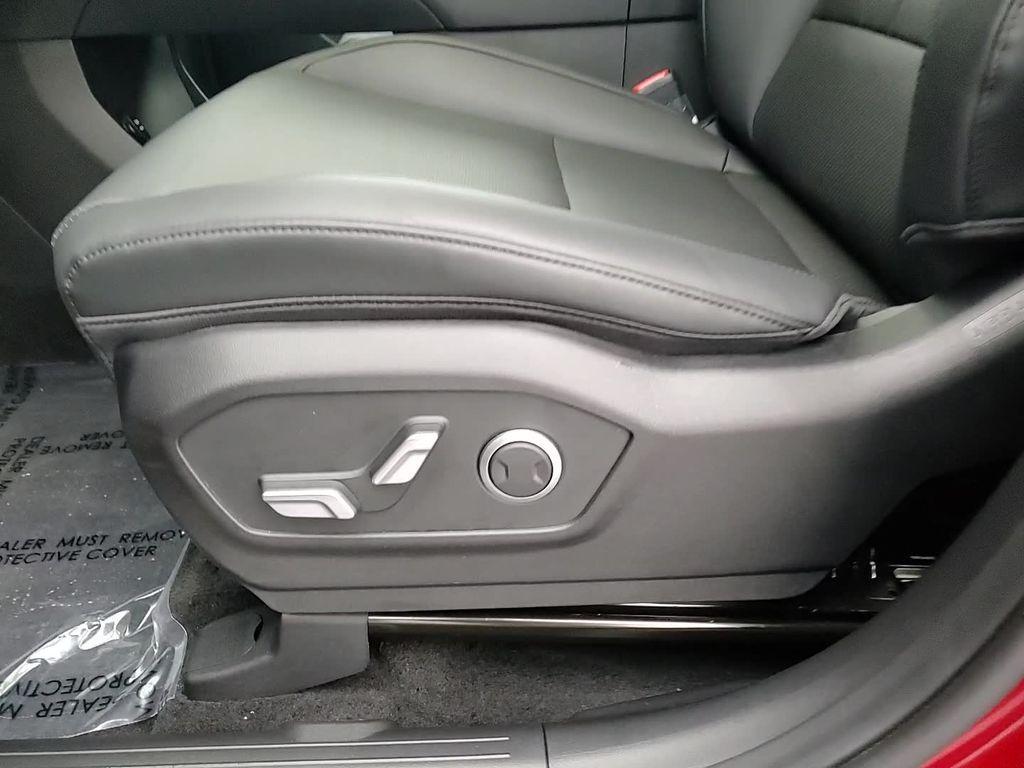 used 2025 Hyundai Santa Fe car, priced at $32,400