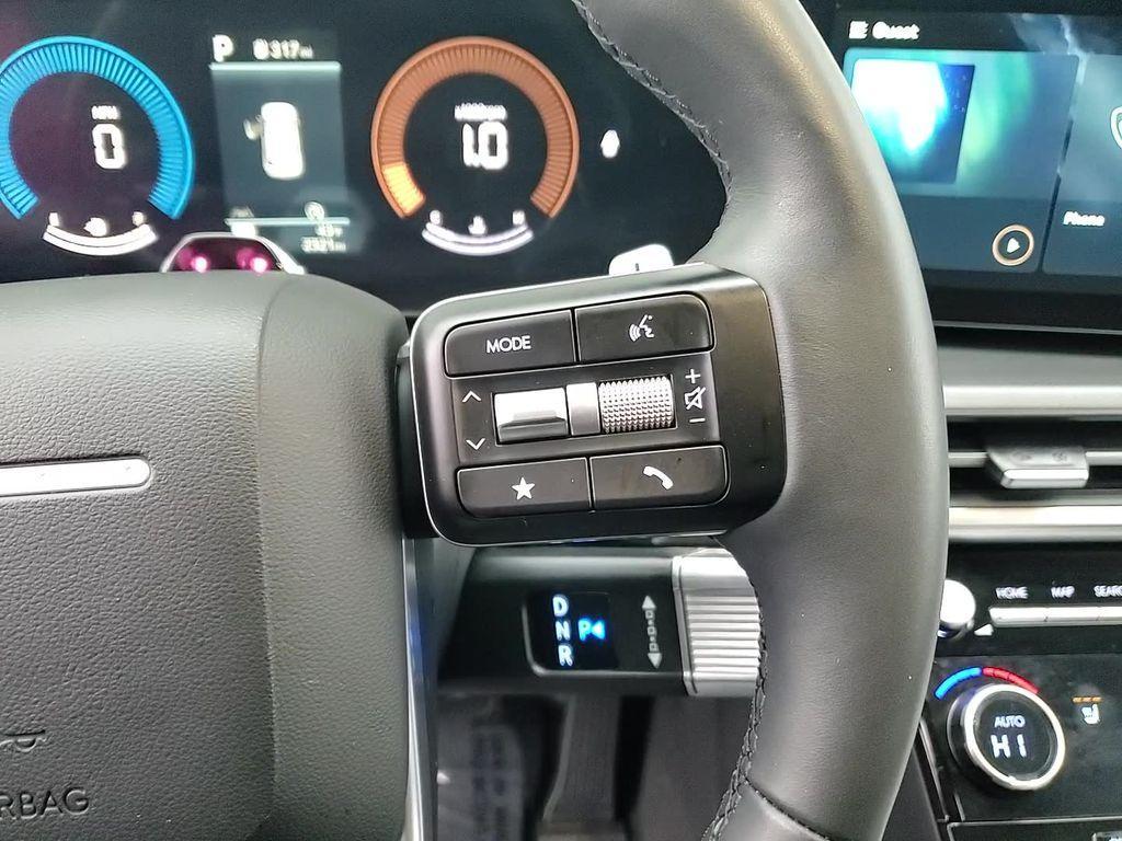 used 2025 Hyundai Santa Fe car, priced at $32,400