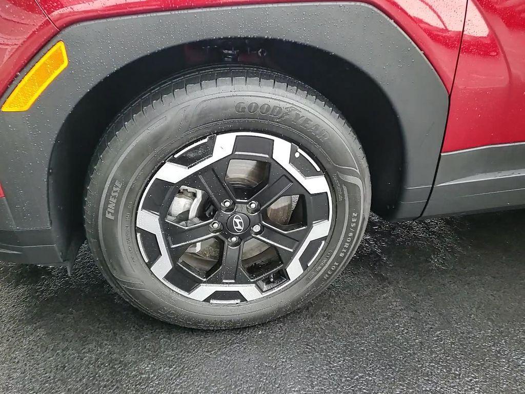 used 2025 Hyundai Santa Fe car, priced at $32,400