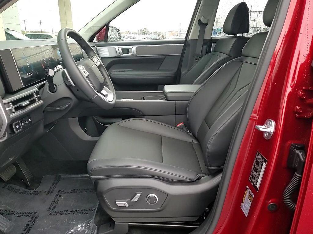 used 2025 Hyundai Santa Fe car, priced at $32,400