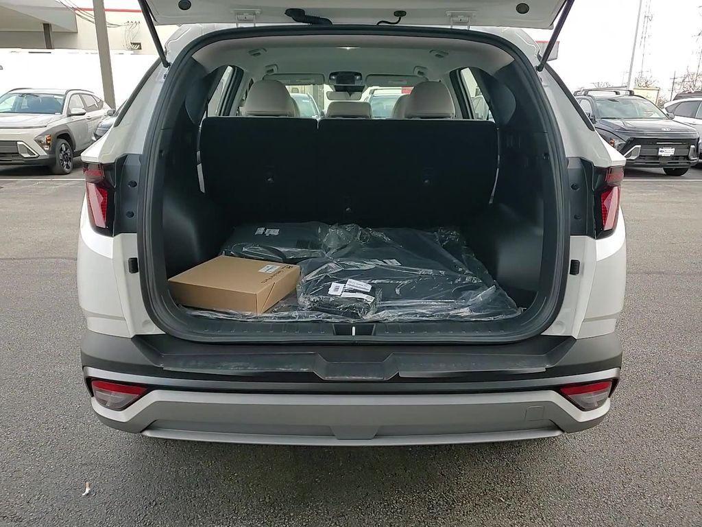 new 2025 Hyundai Tucson car, priced at $30,106
