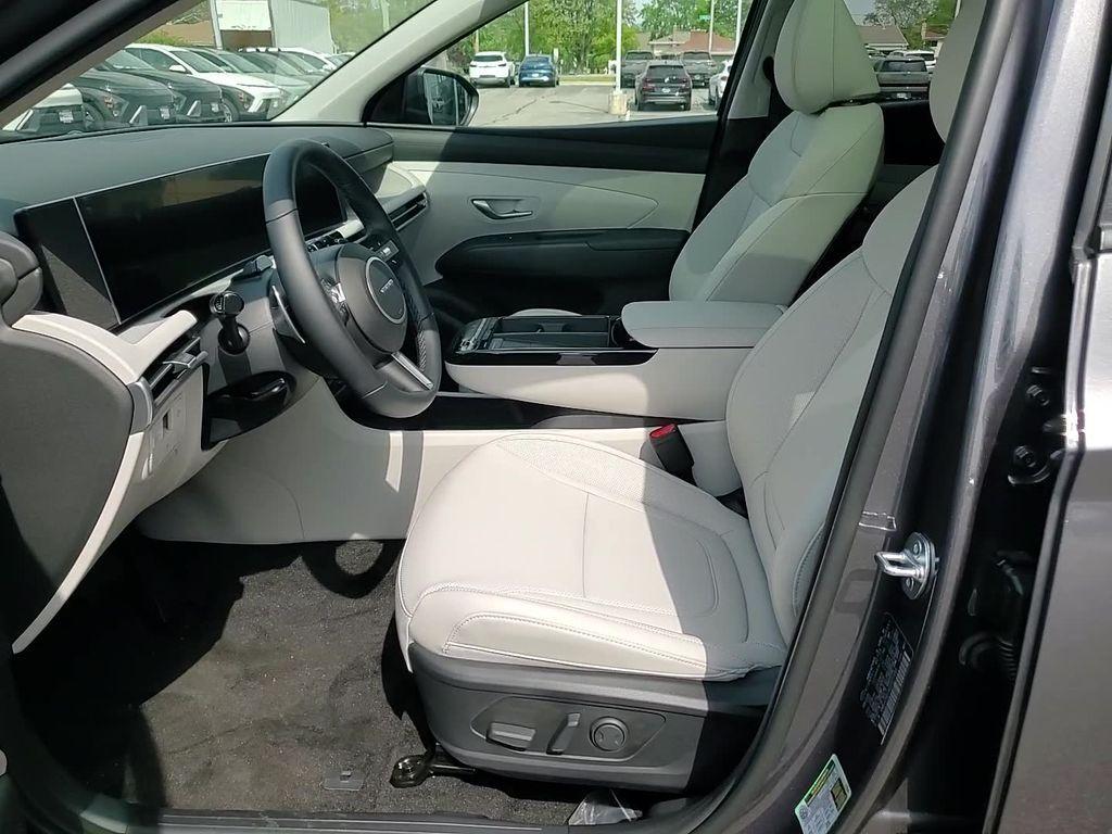 new 2025 Hyundai TUCSON Hybrid car, priced at $35,862