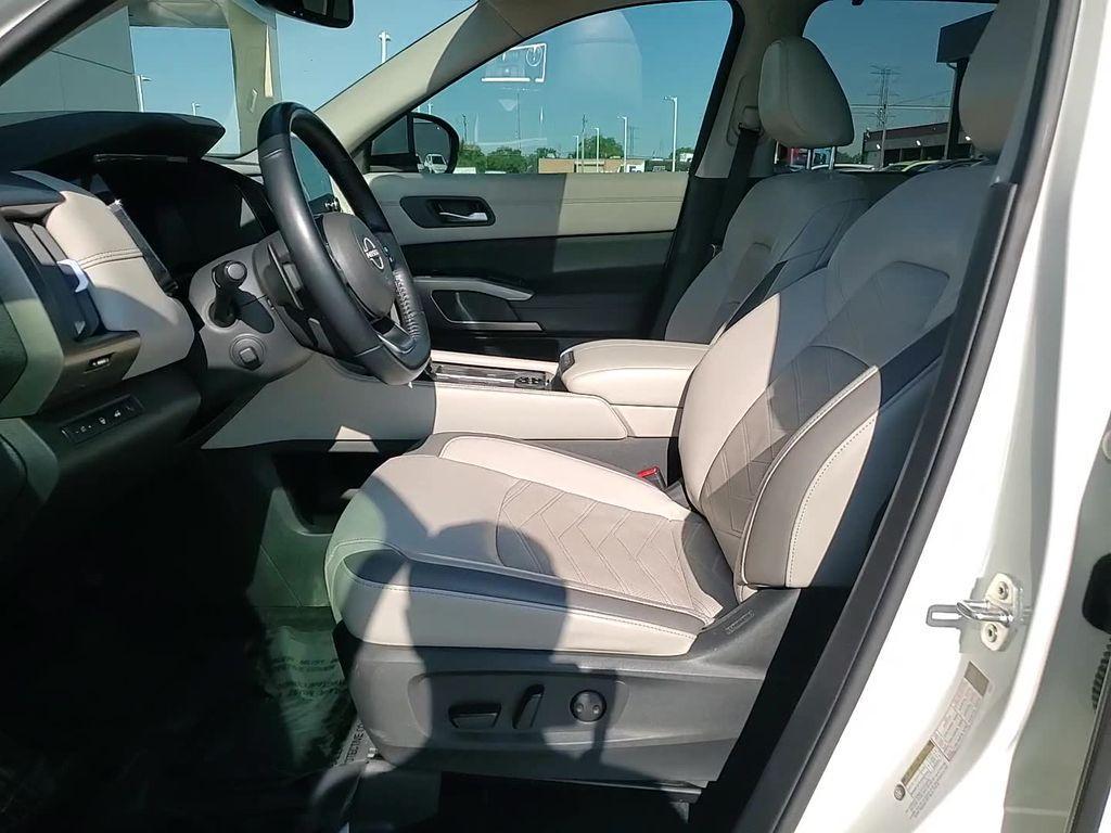 used 2022 Nissan Pathfinder car, priced at $33,800